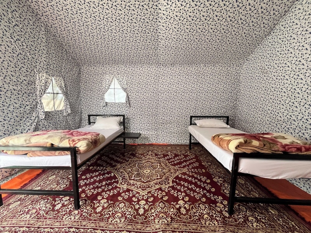 Premium Tent photo 1