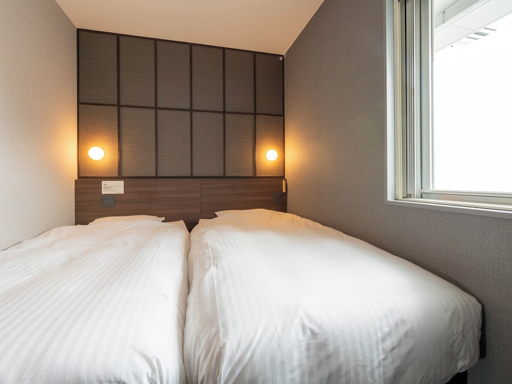Compact Twin Room photo 3