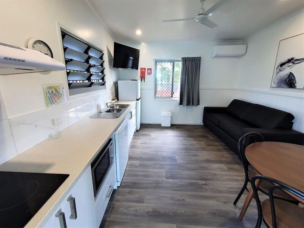 Standard 2 Bedroom Cabin - S6 photo 1