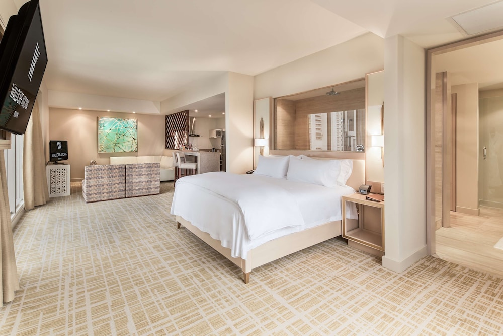 Suite, 1 King Bed, Non Smoking, City View - Photo 7