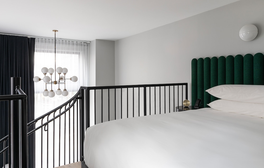 Superior Suite, 1 King Bed With Sofa Bed (Loft Suite) - Photo 1
