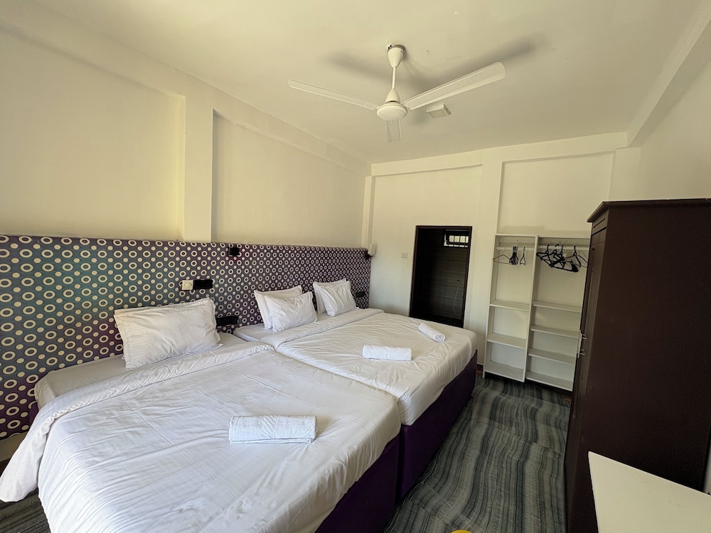 Superior Triple Room, Pool View photo 3