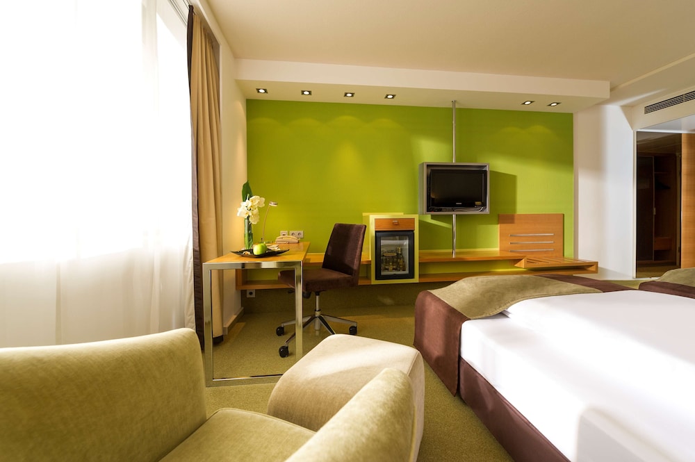 Standard Room, 2 Queen Beds, Non Smoking - Photo 6