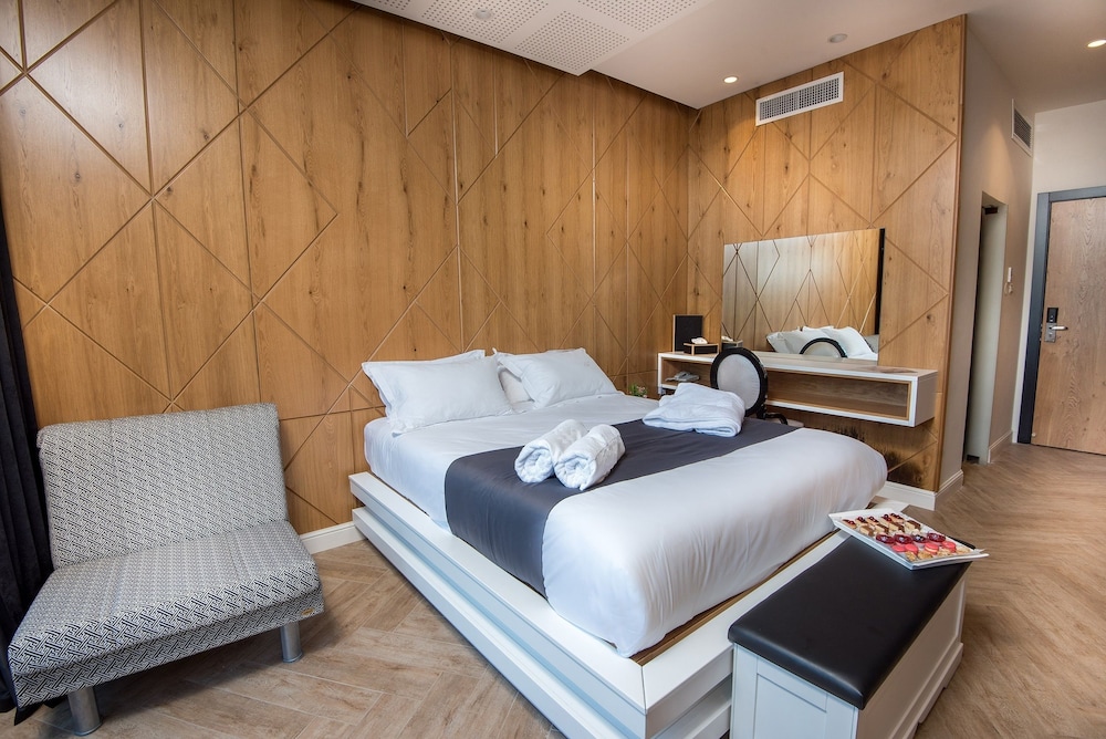 Classic Room, 1 Bedroom, Resort View