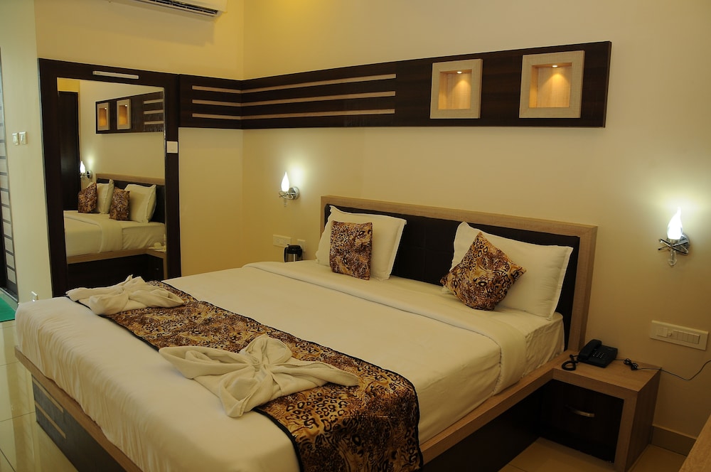 Standard Double Room, 1 King Bed, Accessible, Smoking photo 3