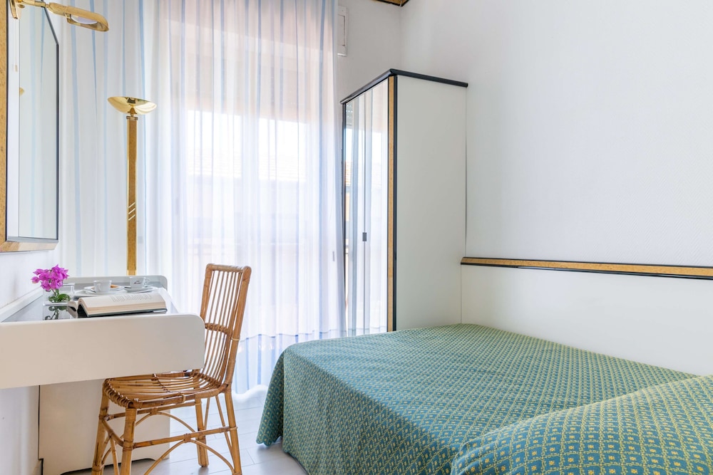Single Room photo 2
