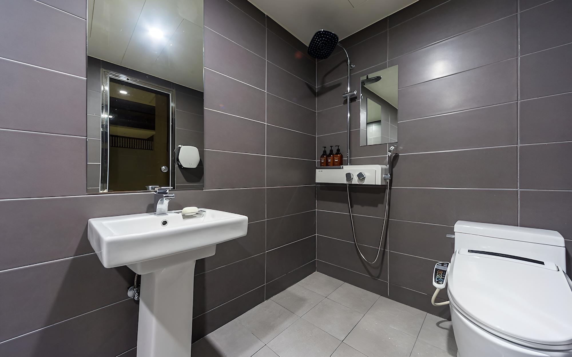 Room (Suite) photo 2