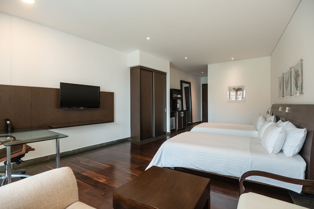 Luxury Suite, 2 Double Beds - Photo 2