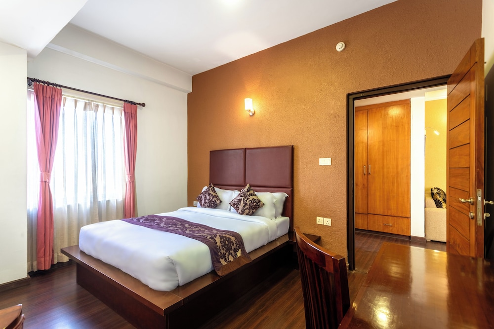 1BHK Premium Apartment without Bathtub photo 3