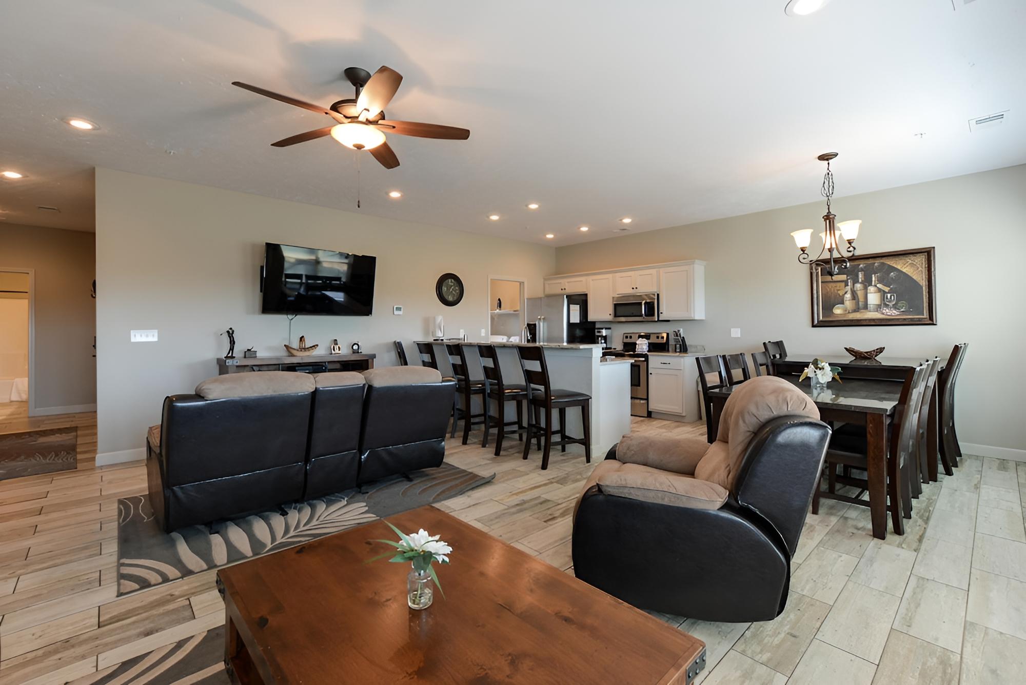 Condo (The PLUSH @ Stonebridge C - TENNIS/Pl) photo 2