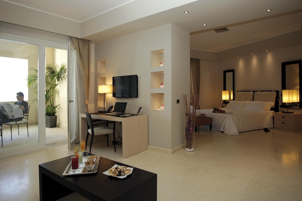 Family Room - Photo 3