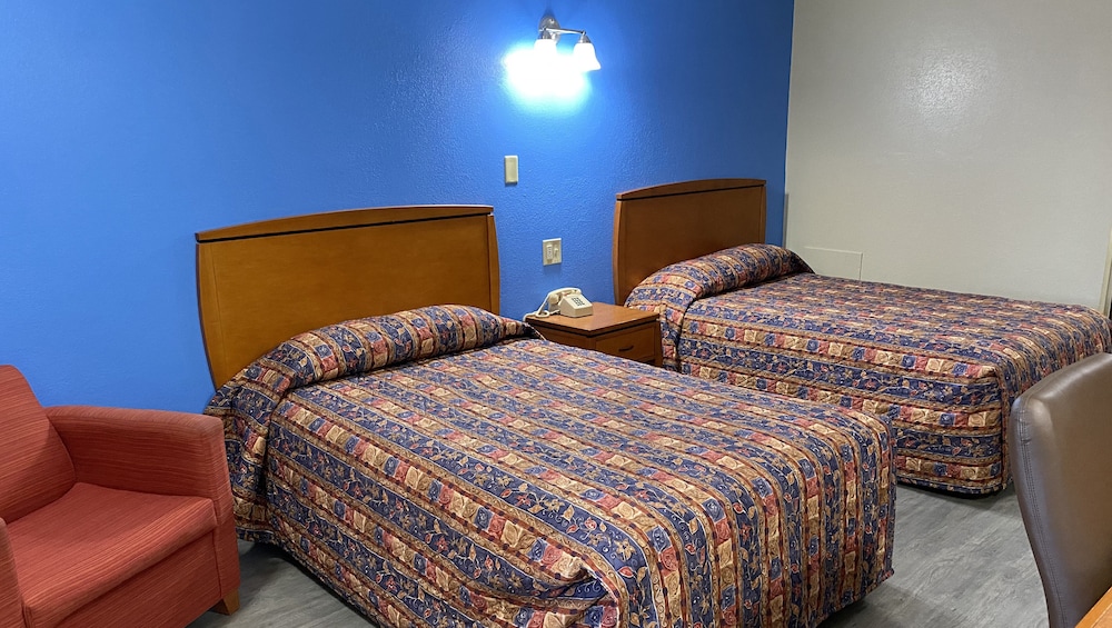 Room, 2 Double Beds, Non Smoking, Refrigerator & Microwave photo 2