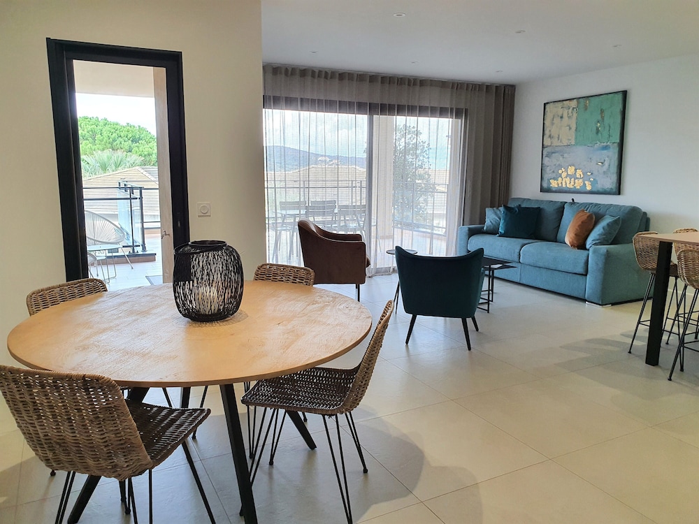 Luxury Apartment photo 3