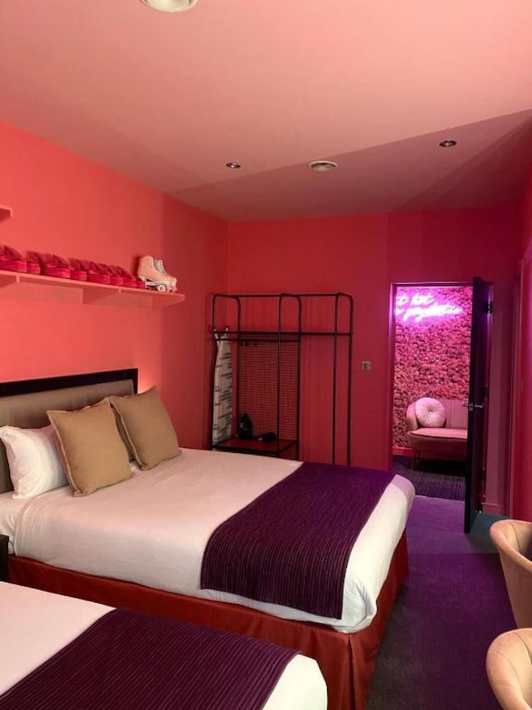 Pink Dreams Apartment photo 1