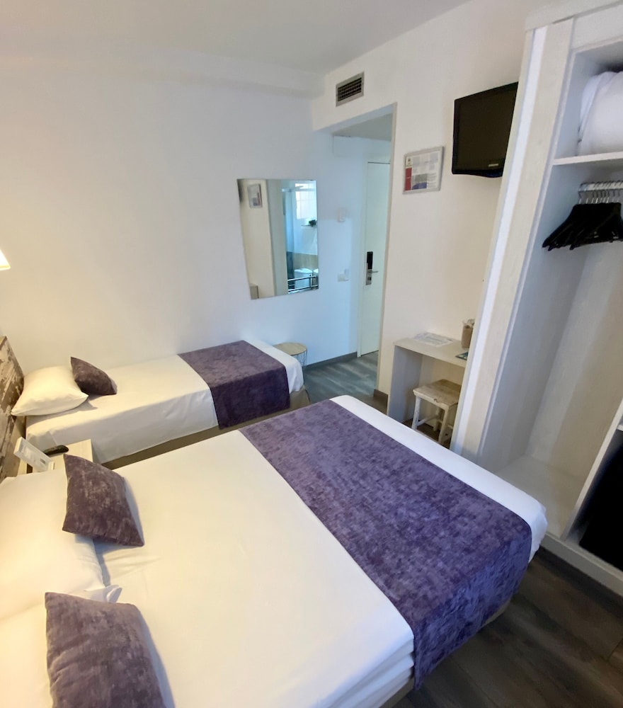 Single Room photo 3