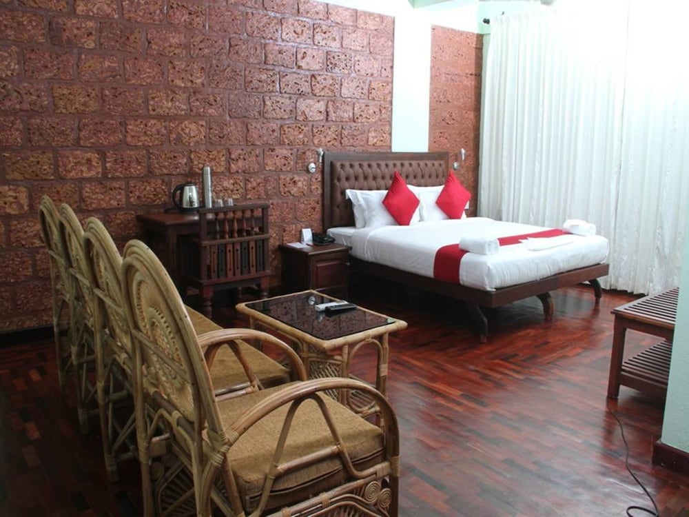 Deluxe Double Room, 1 Queen Bed, Non Smoking photo 2