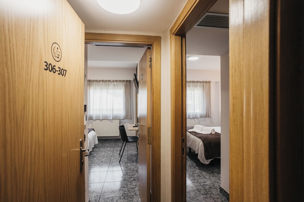 2 Habitaciones Dobles Comunicadas