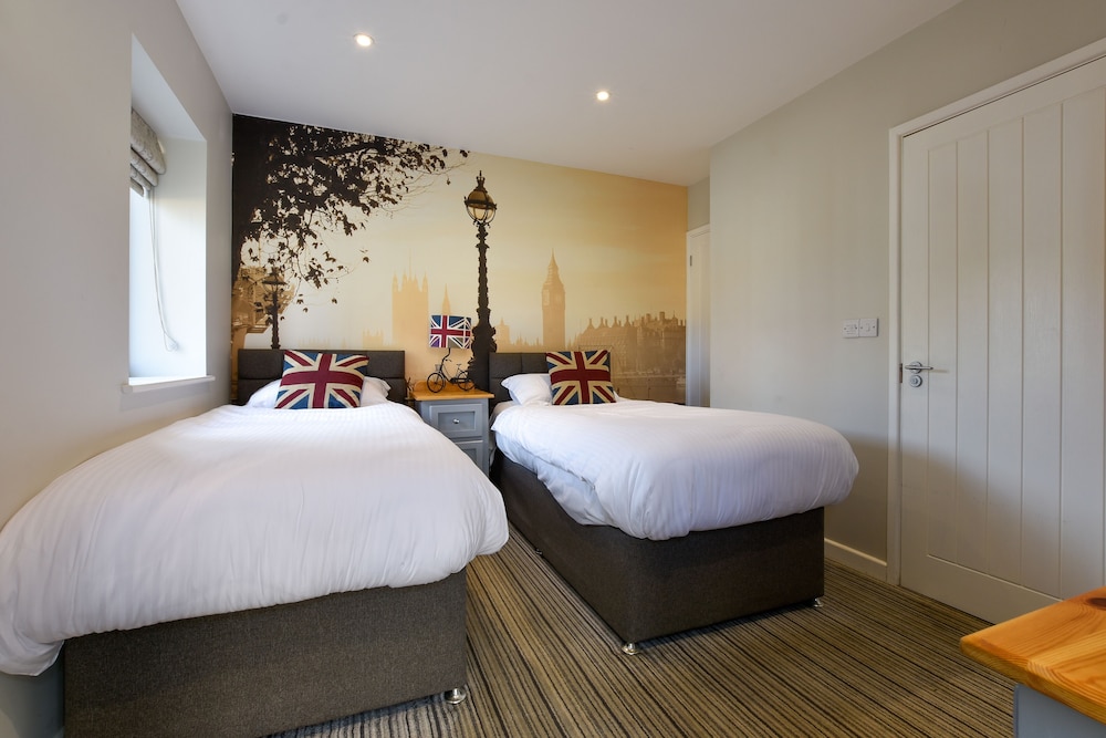 Twin Room, Ensuite (Shower Only) photo 2