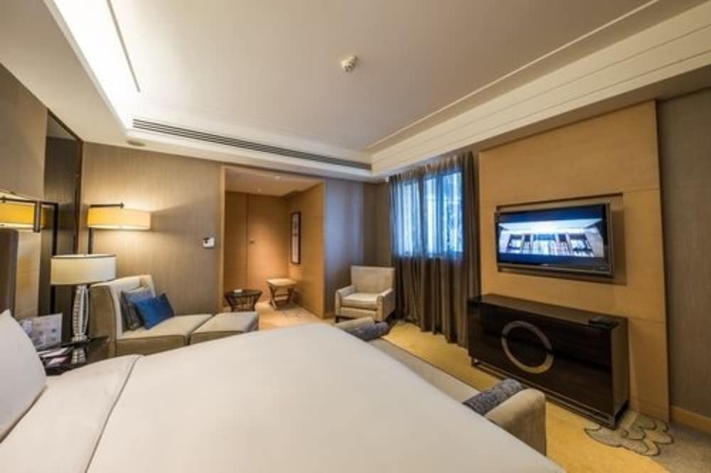 Standard Room, 1 King Bed (High Floor)