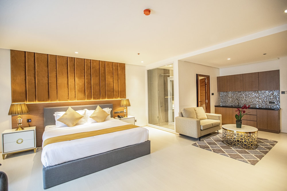 Executive Room, 1 King Bed - Photo 1