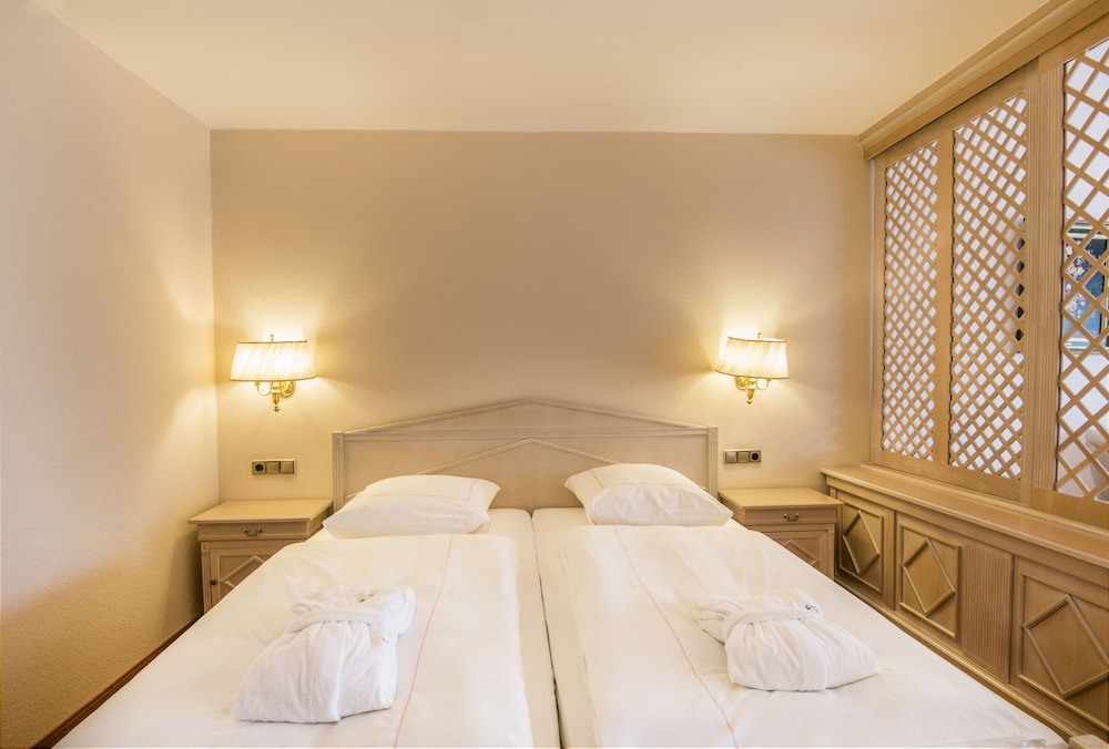 Junior Suite with Balcony, Echternach side photo 3