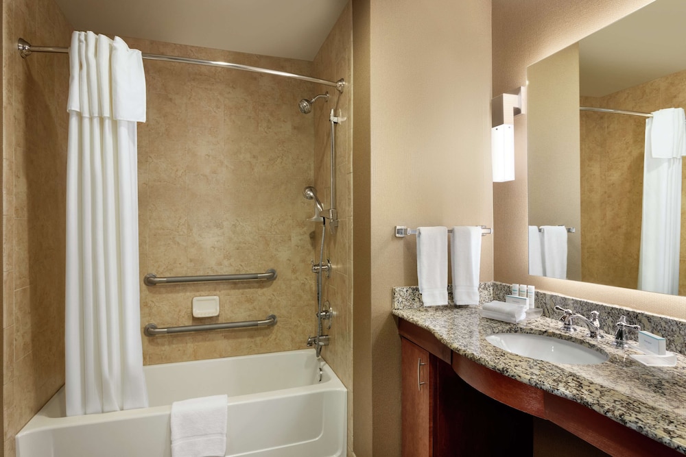 Suite, 1 King Bed, Accessible, Bathtub (Mobility & Hearing) - Photo 4