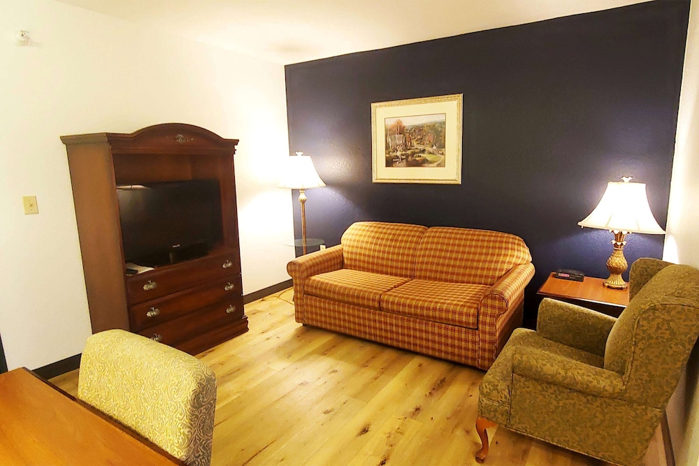 Suite, 1 King Bed, Non Smoking - Photo 7