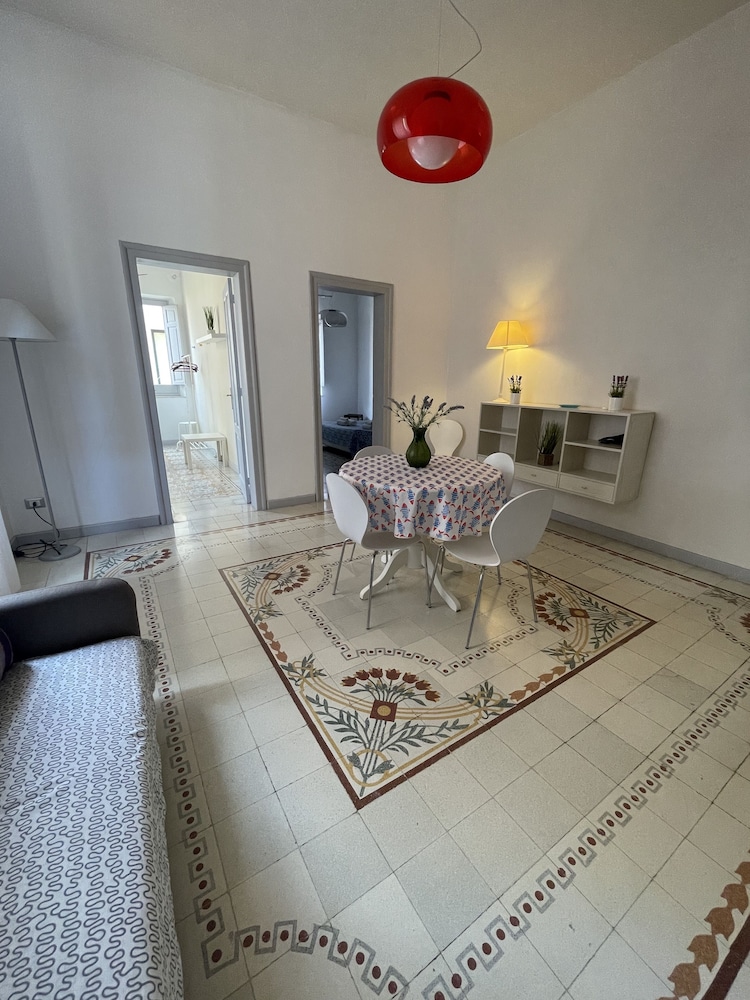 Basic Apartment photo 2