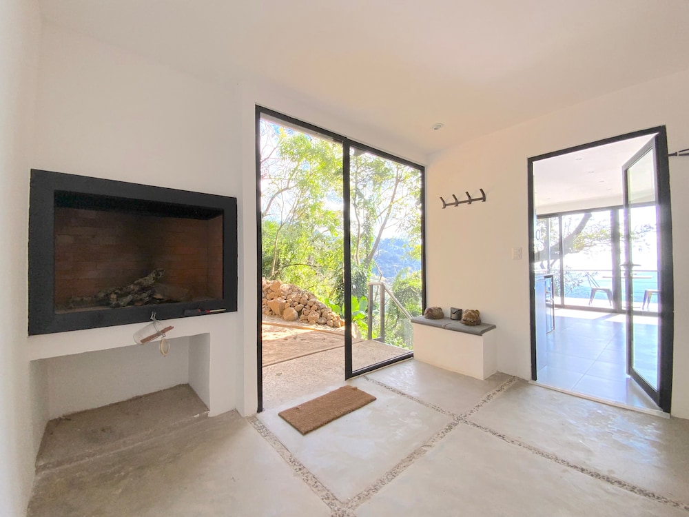 Superior Apartment, 1 Queen Bed, Balcony, Mountain View photo 1