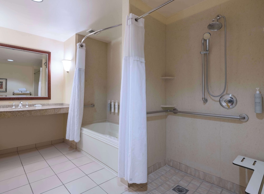 Suite, 2 Queen Beds, Accessible - Photo 4