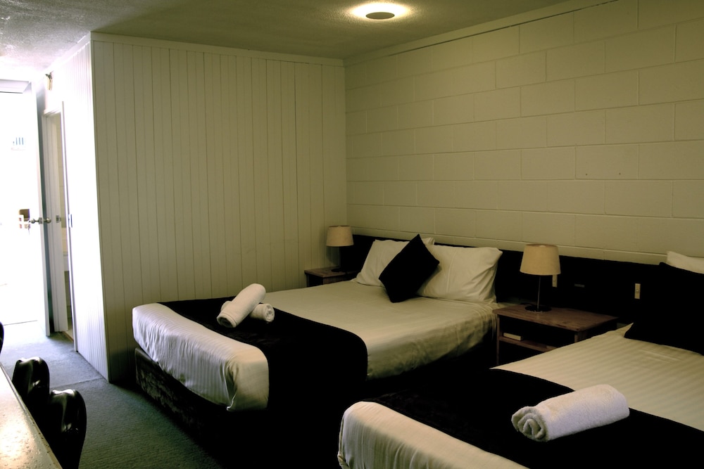 Superior Room, Multiple Beds - Photo 4