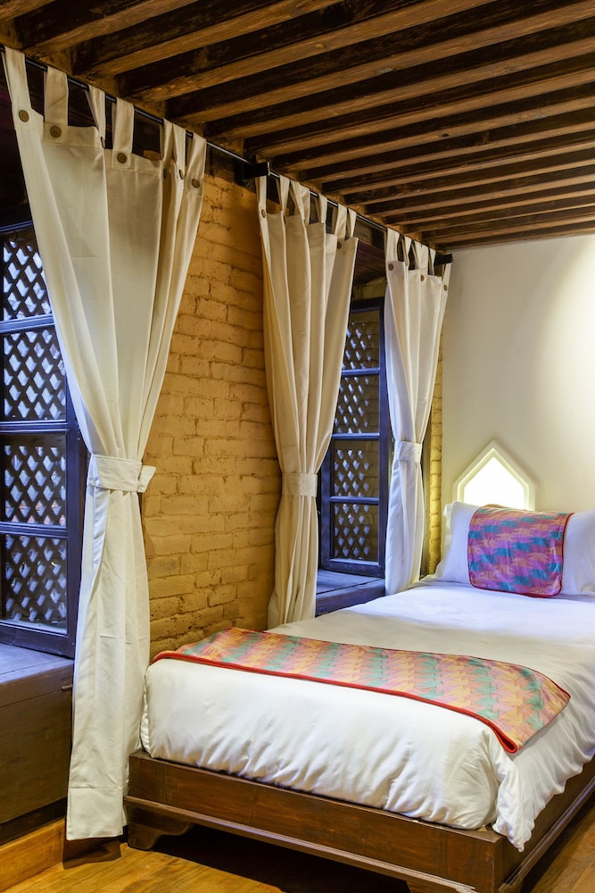 Classic Twin Room, 2 Twin Beds, Courtyard View photo 1
