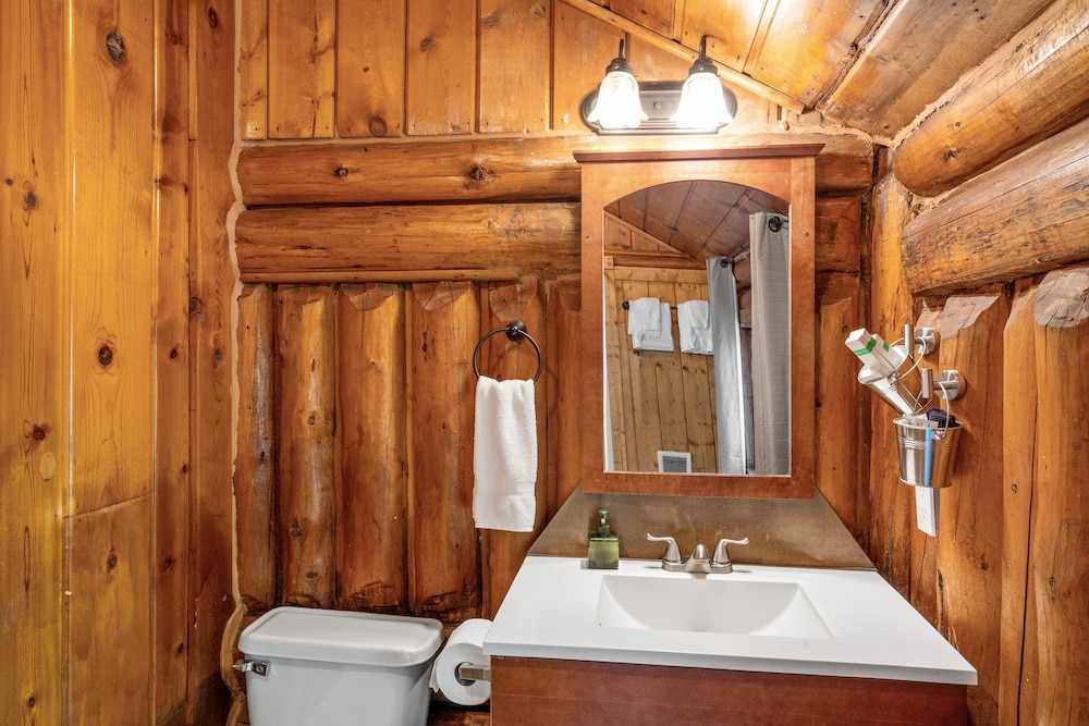 Bison Cabin #11 photo 3