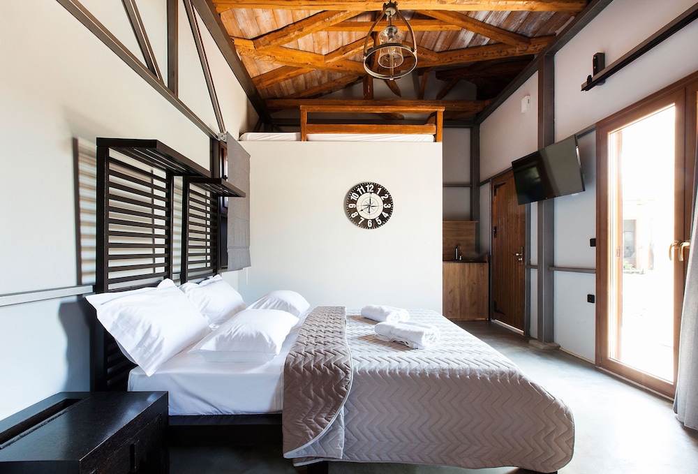 Exclusive Suite, Private Pool, Pool View