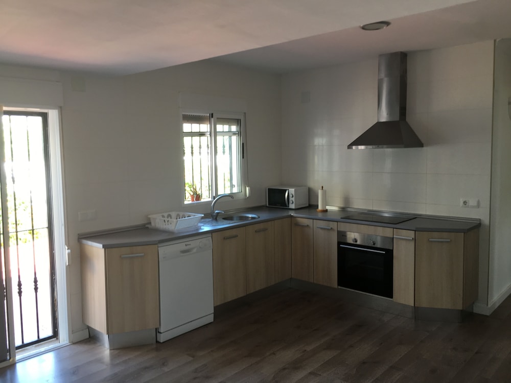 House, 3 Bedrooms photo 3