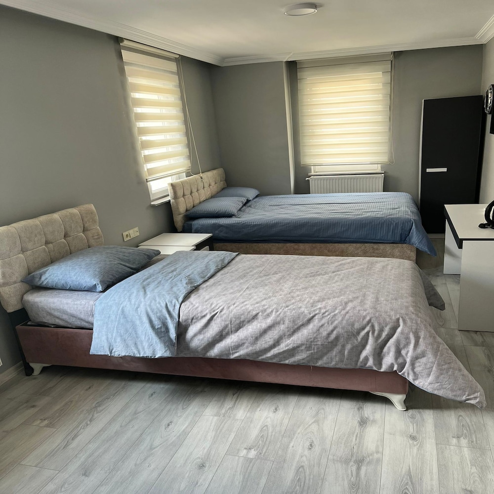 Basic Double Room, 1 Double Bed, Smoking, City View photo 1