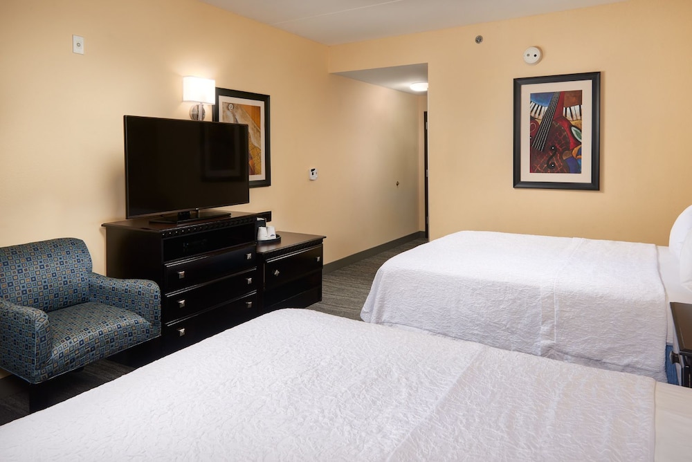 Room, 2 Queen Beds - Photo 3