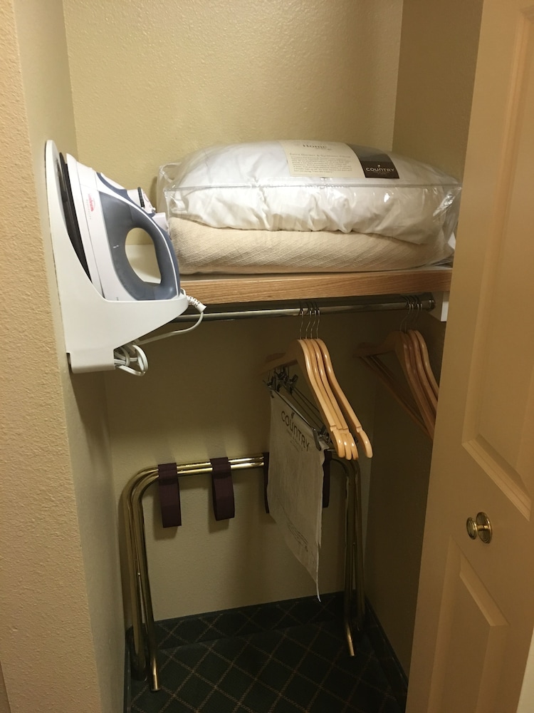 Room, 1 King Bed, Accessible, Non Smoking (Roll-In Shower) - Photo 2