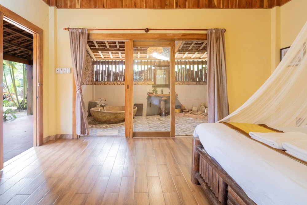 Deluxe Room, Garden View photo 2