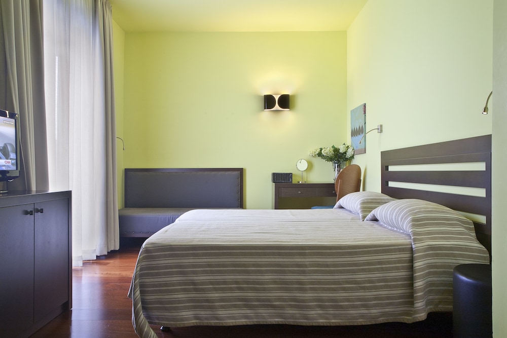 Deluxe Room (Lycabettus Hill View) photo 2