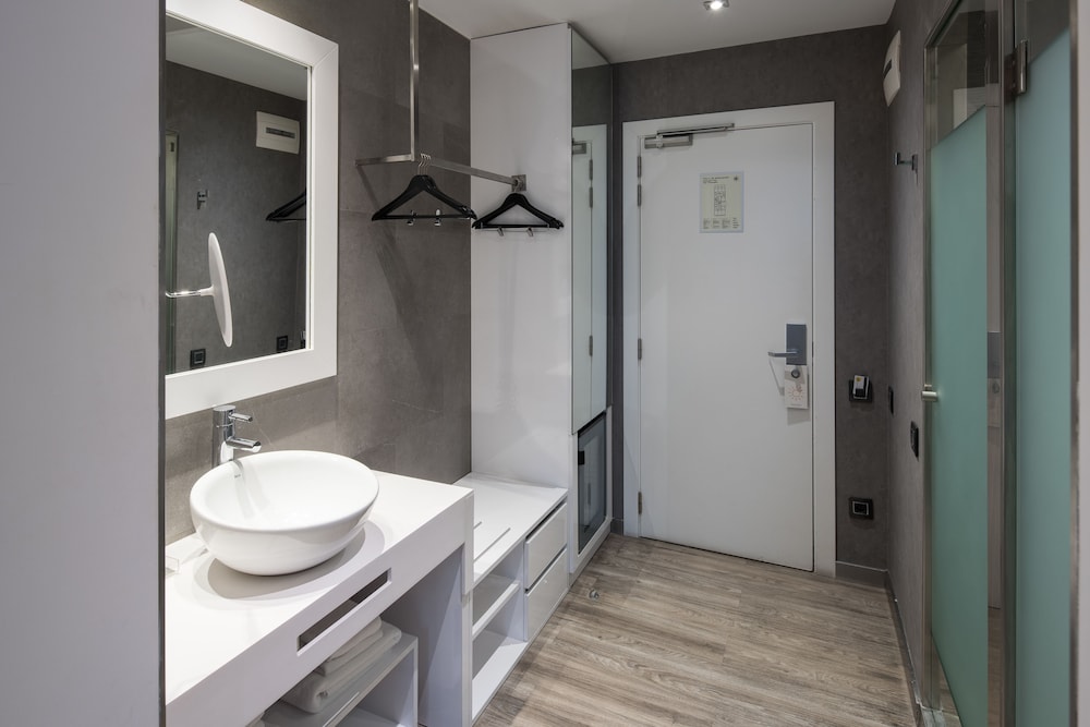 Double Room, City View