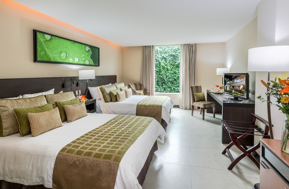 Standard Studio with Two Beds - Photo 7