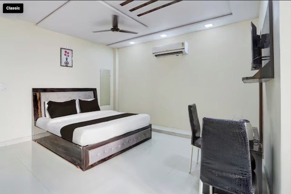 Classic Double Room, City View