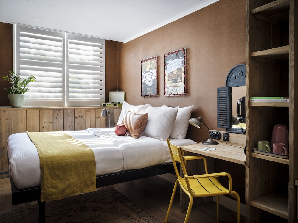 Medium Double Room (Max 2 Persons) photo 1