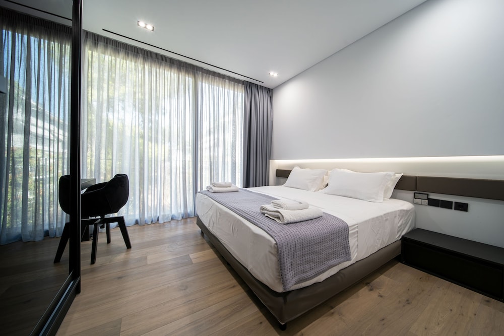 Family Suite, 2 Bedrooms, Hill View (or City View, 302)