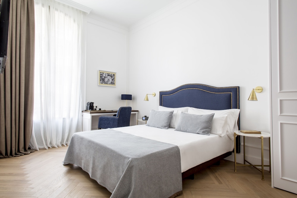 Superior Double or Twin Room photo 2