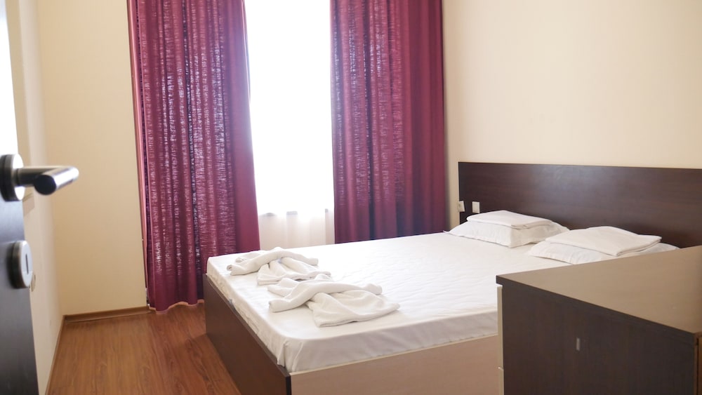 Easy 1-Bed Apartment 1st Line Sea View