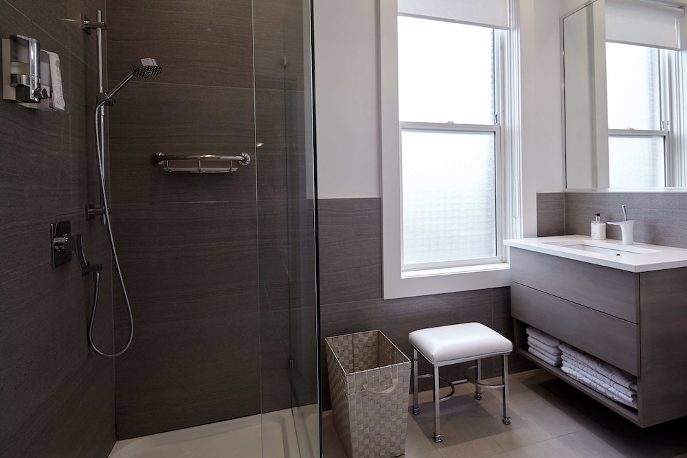 Standard Room 1 King Bed, Separate Shared Bathroom