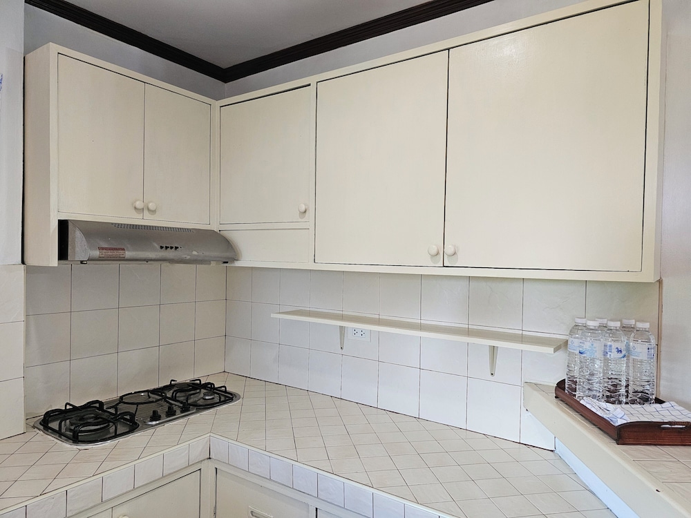 Family Apartment, 3 Bedrooms, Terrace, Pool View - Photo 26