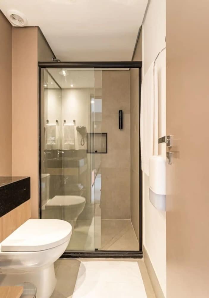 Deluxe Studio Suite - Photo 34